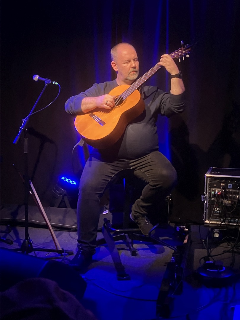 Kulturbrunnen 25.10.2025 - Gittarrensolo von Jacek Jan Komiago