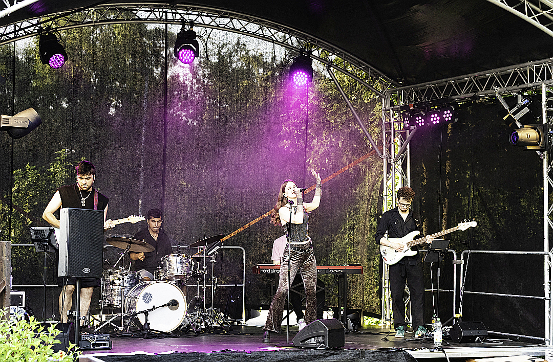 Mittsommerkonzert im Kulturbrunnen - 20.06.2026 - Laura Wos und Band